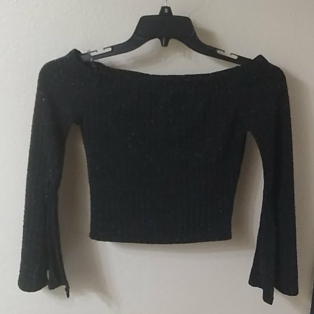Black Long Sleeve Crop Top